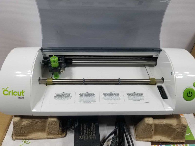 Cricut Mini CMNI001 Electronic Die Cutting Machine, Missing The Blade!! ~