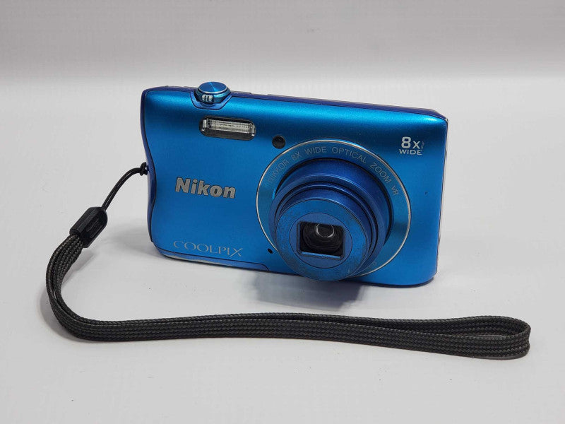 NIKON Coolpix S3700 20.1MP Digital Camera |