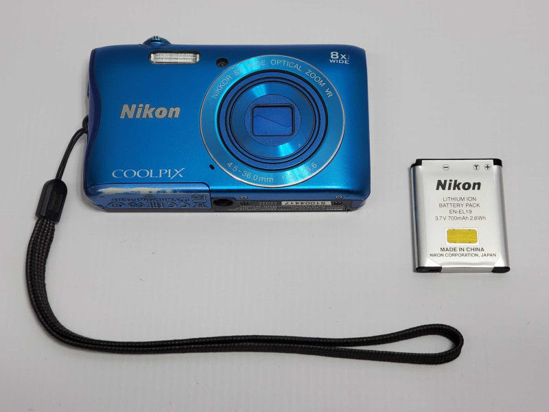 NIKON Coolpix S3700 20.1MP Digital Camera |