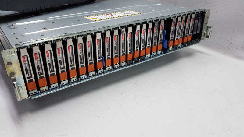 EMC EPE25 VNXe 3150 storage array / 2x ctrl / 2 x psu / 22x 2.5\\" Caddies  #