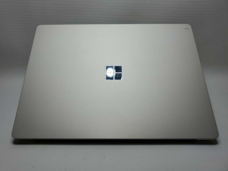 Microsoft Surface Laptop Core i7-7660U @ 2.5GHz 8GB Ram 250GB SSD (