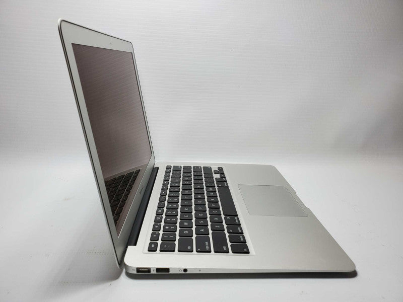 Macbook Air 2011 13\\" Core i5-2557M @ 1.7 GHz 4GB Ram 120GB SSD (