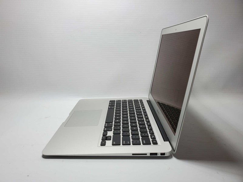 Macbook Air 2011 13\\" Core i5-2557M @ 1.7 GHz 4GB Ram 120GB SSD (
