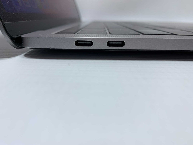 MacBook Pro 13-inch 2017 4xThunderbolt Core i5 CPU 16GB RAM 256GB Storage  -