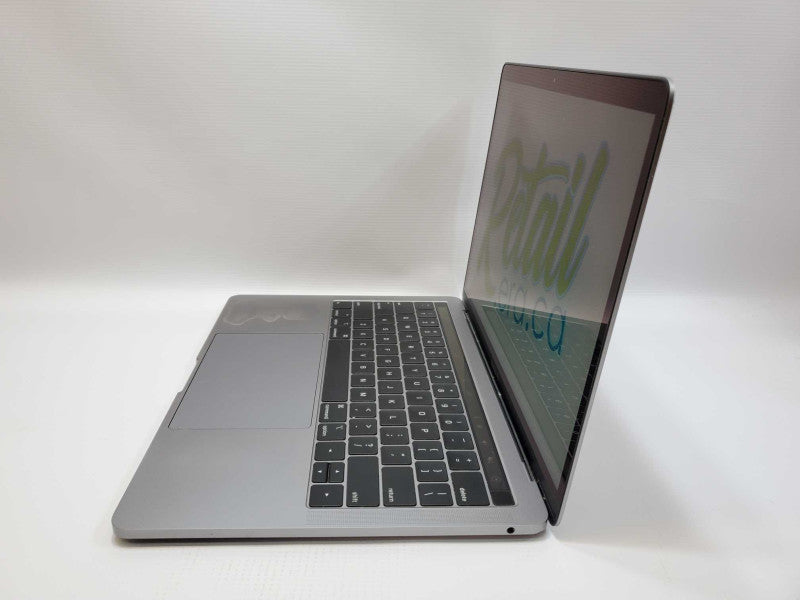 MacBook Pro 2019 13\\" Core i5-8257U @ 1.4 GHz 8GB Ram 250GB SSD (