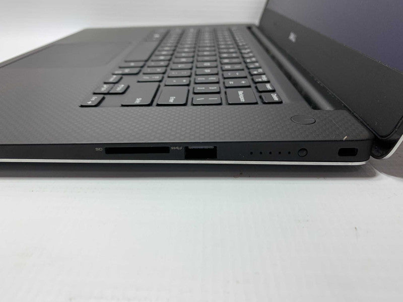 DELL XPS 15 9550 with i7-6700HQ 8GB RAM & 512GB SSD Storage GTX 960M 2GB -