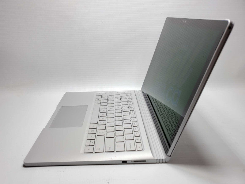Microsoft Surface Book Core i7-6600U @ 2.6 GHz 16GB Ram 500GB SSD (