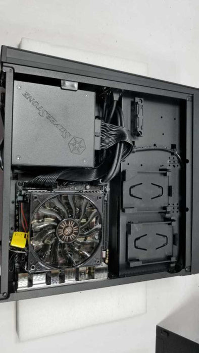 ASUS Z170I PRO GAMING LGA 1151, i7-6700k 4.0GHz/16GB DDR4, NO GPU/HDDs ~