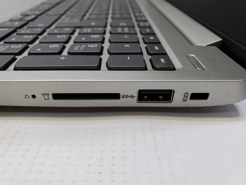 Lenovo IdeaPad 330S 15\\" Core i7-8550U @ 1.8 GHz 8GB DDR4 120GB SSD (