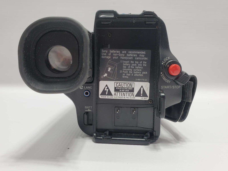 SONY CCD-TR94 Video Camera Handycam Video 8 (AS-IS) |