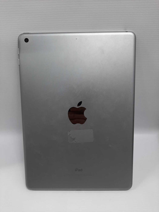 ipad 5th generation 32gb IOS 16.2 10.9\\" / Has a scratch/damaged screen bottom. #