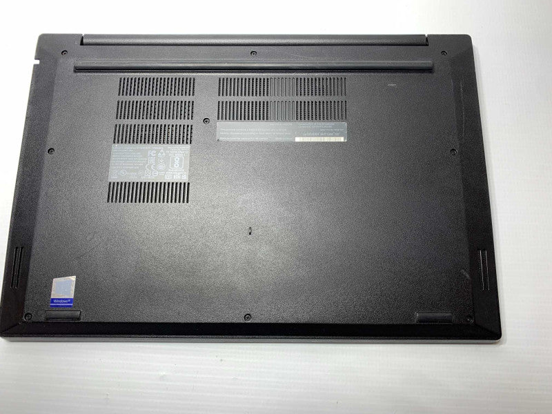 Lenovo ThinkPad E580 with i5-8250U CPU 8G BRAM & 256GB SSD Storage  -