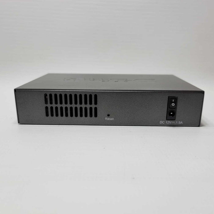 D-Link DSR-250 VPN Router 8 Port Gigabit Dynamic Web Content Filtering BSR250L