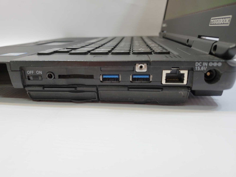 Panasonic CF-54 [Core i5-6300U @ 2.4GHz - 8GB Ram - 250GB SSD - 16380 Hrs - READ] (