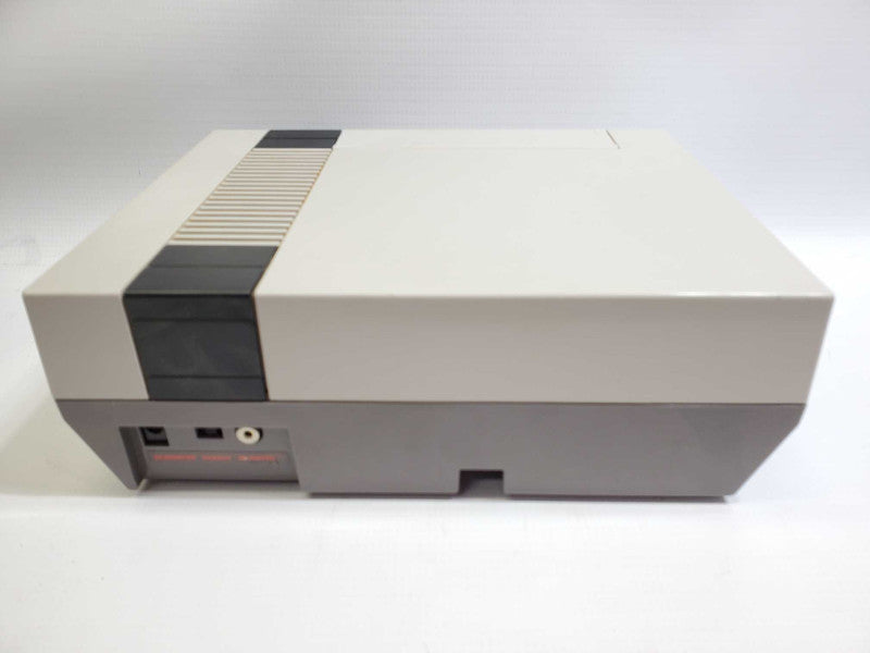 Nintendo Entertainment System NES-001 AS-IS does not power on