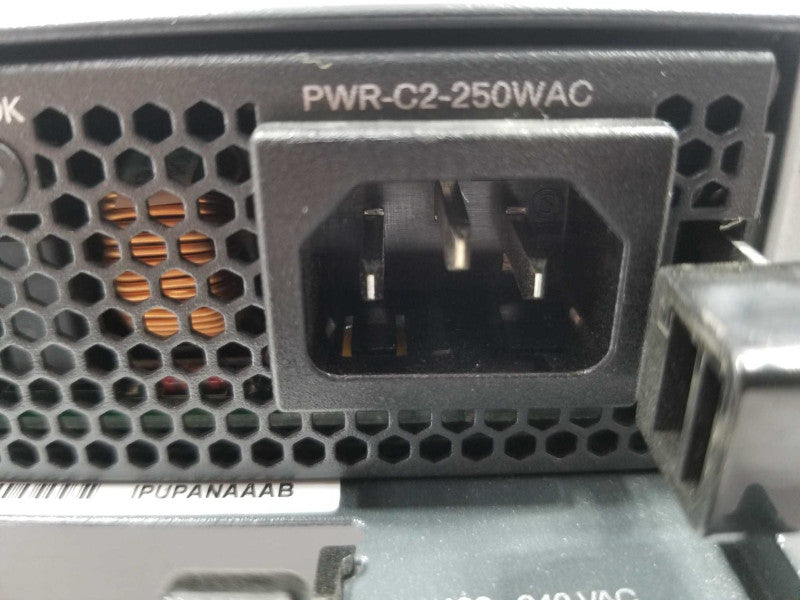Cisco Catalyst 2960-XR 24 Port Switch - WS-C2960XR-24TS-I (v6), 2x PWR-C2-250W ~