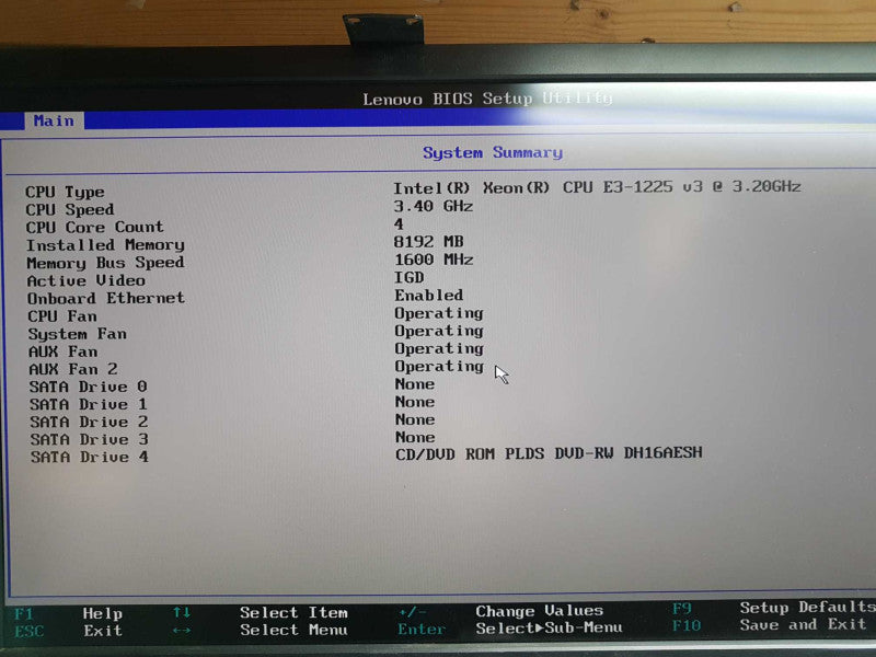 Lenovo TS440 Xeon E3-1225 V3 @ 3.20ghz / 8gb ram / 9240-8i raid controller #
