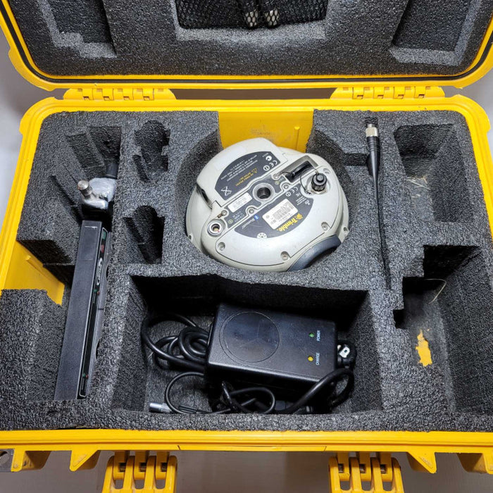 Trimble R8 GNSS GPS Model 3 with Internal Radio Galileo 430-450 MHz
