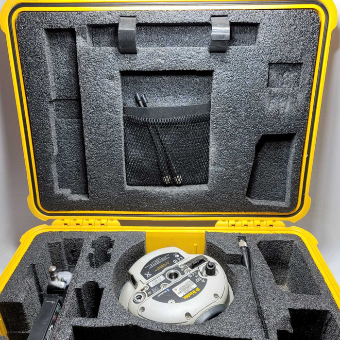 Trimble R8 GNSS GPS Model 3 with Internal Radio Galileo 430-450 MHz