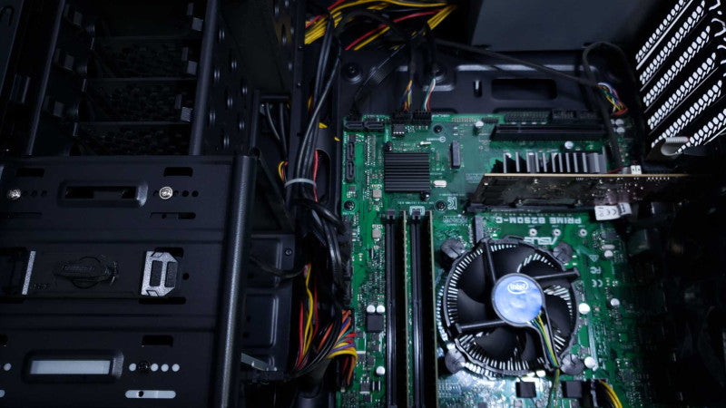 Custom PC Asus Prime B250M-C i7-7700@3.6GHz 16GB DDR4 AMD R7 240 2GB No HDD [