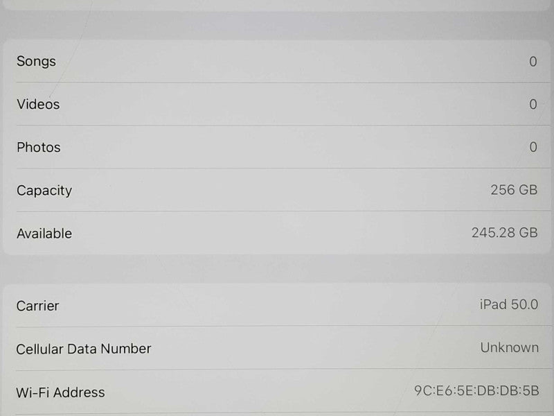 iPad Pro 12.9\\" 3rd gen with A2039 smart keyboard folio, Unlocked, Read