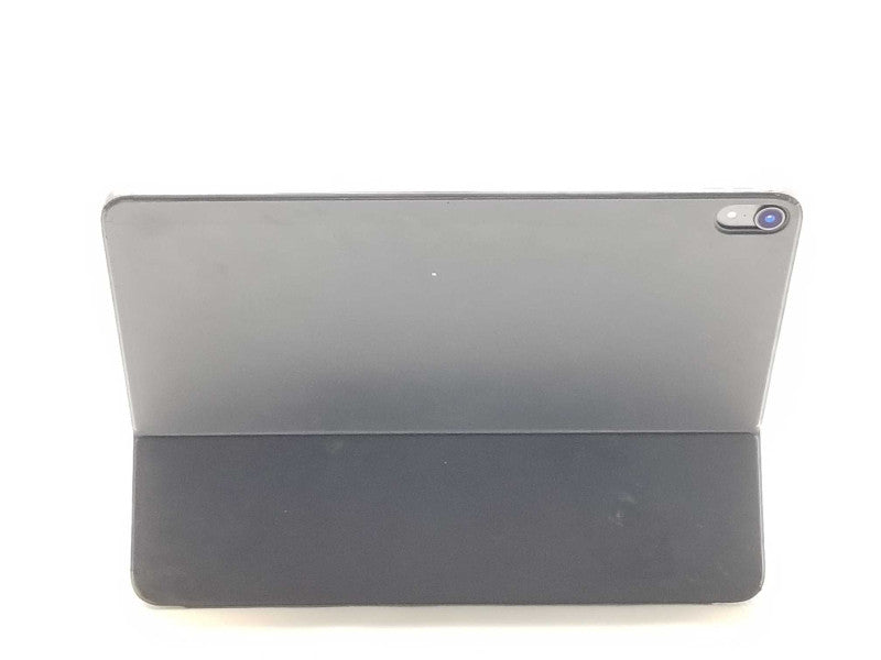 iPad Pro 12.9\\" 3rd gen with A2039 smart keyboard folio, Unlocked, Read