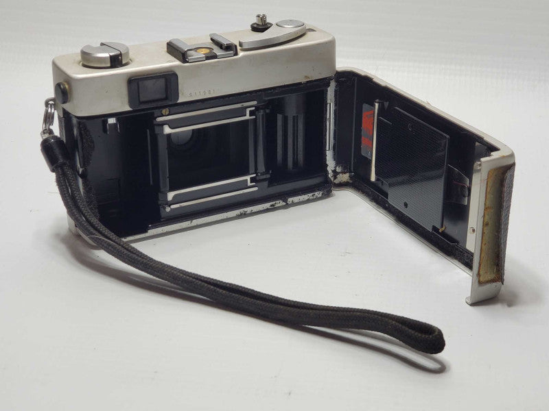 Konica C35 Vintage 35mm Camera (AS-IS) |