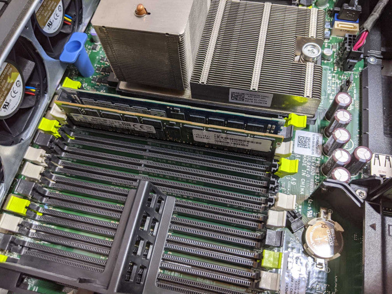 Dell R720, Xeon E5-2640 2.5GHz, 32GB, 2x PSU, H710p Mini 2.5\\" drive bay