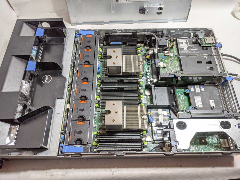 Dell PowerEdge R720xd, 2x Xeon E5-2650 0 2.0GHz, 32GB RAM PERC H710 Mini, 3.5\\"
