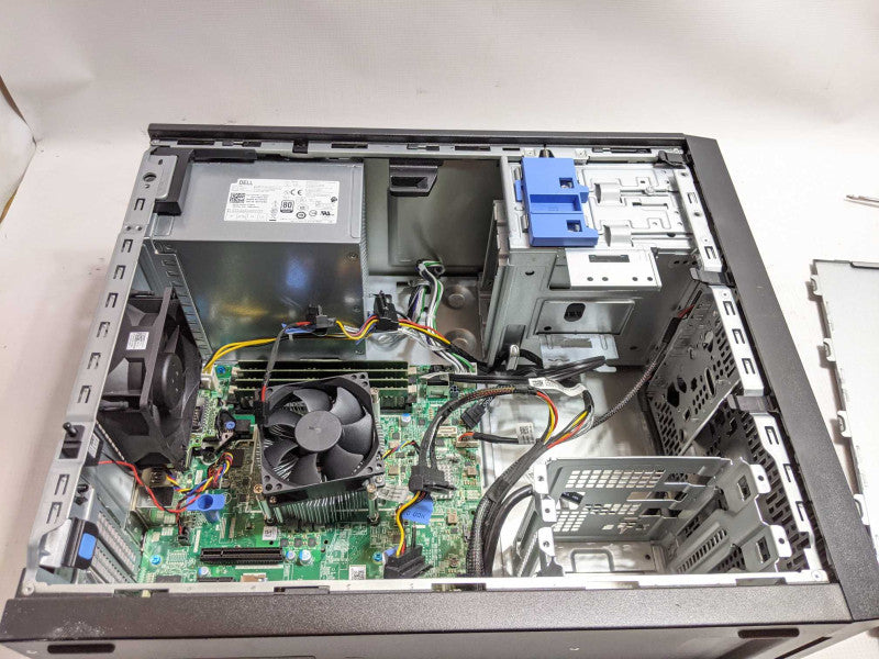 Dell PE T130, Xeon E3-1220v5 3.0GHz, 64GB DDR4, PERC H330, 3.5\\", No HDD