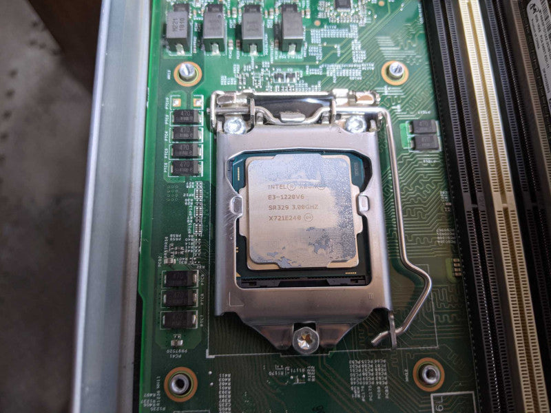 HP ProLiant DL20 G9 4-Core Server E3-1220 v6 3.0GHz 8GB FOR PARTS.