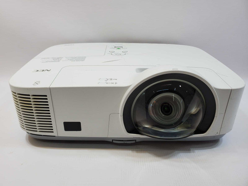 Nec NP-M300Xs - 3000 Lumens - 376 Lamp Hrs (