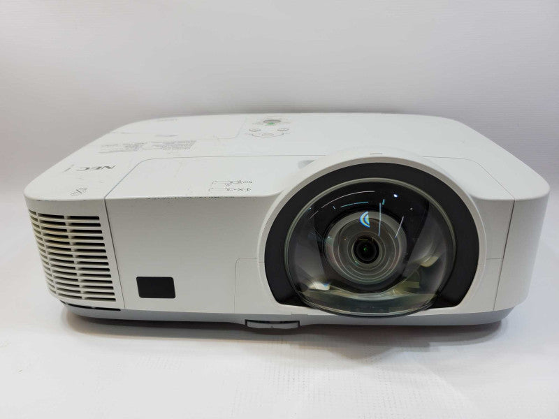 Nec NP-M300Xs - 3000 Lumens - 1088 Lamp Hrs [Read] (