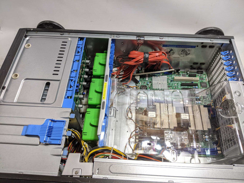 Supermicro Workstation 2x Xeon E5-2680 0 @ 2.7GHz 32GB DDR3 No HDD 3.5\\"