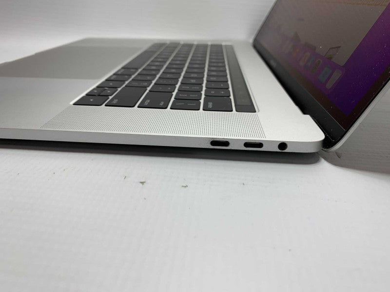 MacBook Pro 15-inch 2016 with i7 CPU 16GB RAM & 500GB Stroage READ  -
