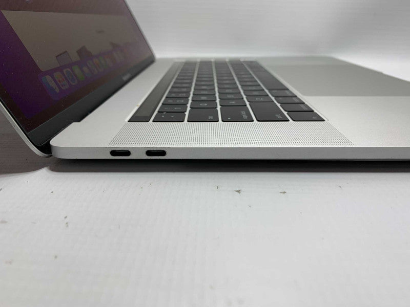 MacBook Pro 15-inch 2016 with i7 CPU 16GB RAM & 500GB Stroage READ  -