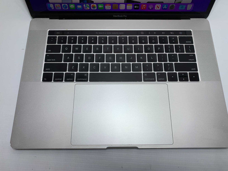 MacBook Pro 15-inch 2016 with i7 CPU 16GB RAM & 500GB Stroage READ  -