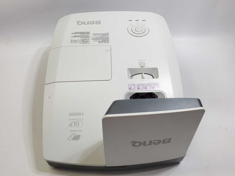 BenQ MW853UST+ Projector