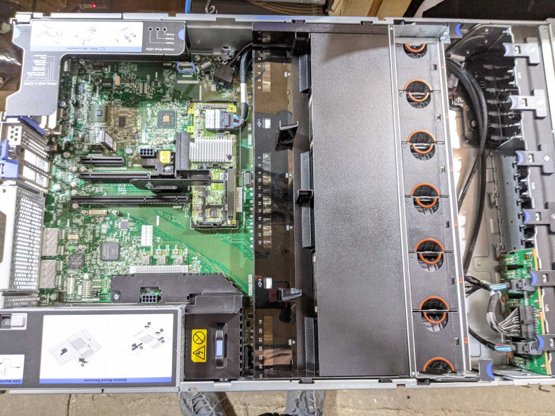 Lenovo System x3650 M5 2x 8C Xeon E5-2640 v4 2.4GHz 32GB 2x PSU M5210 2.5\\"