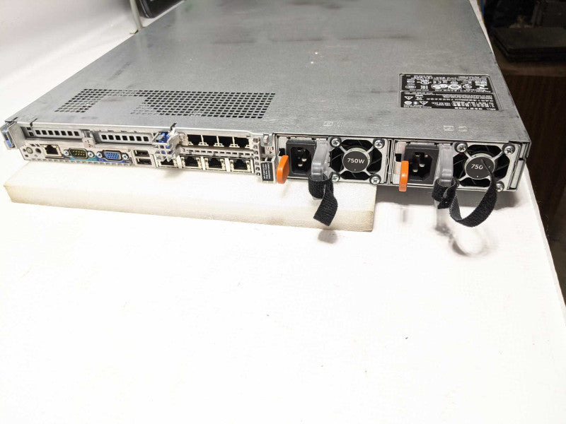 Dell PE R620, 2x Xeon E5-2690 2.9GHz 8C, 32GB RAM, H710P Mini, 2x PSU, 2.5\\"