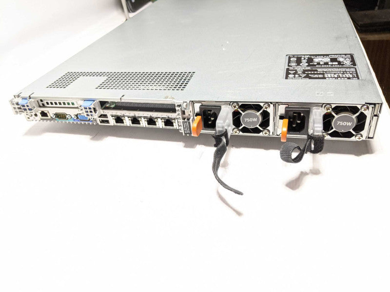 Dell PE R620, 2x Xeon E5-2650 2.0GHz 8C, 32GB RAM, H710P Mini, 2x PSU, 2.5\\"