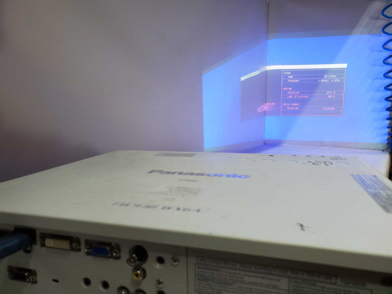 Panasonic PT-FW430 Projector HDMI/DVI/VGA, 956 Lamp Hours (