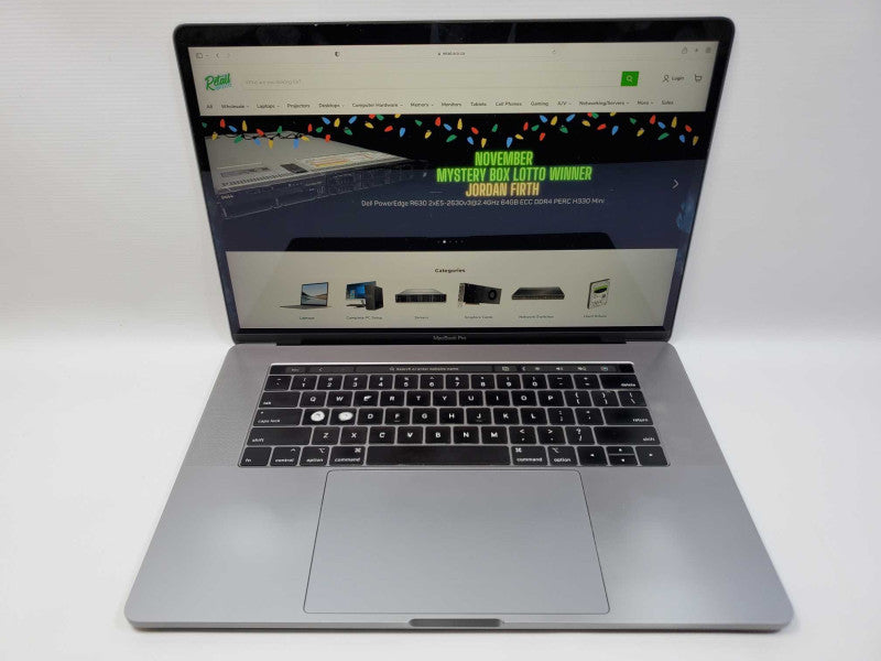 Macbook Pro 2018 Core i9-8950HK @ 2.9GHz 32GB Ram 500GB SSD READ -