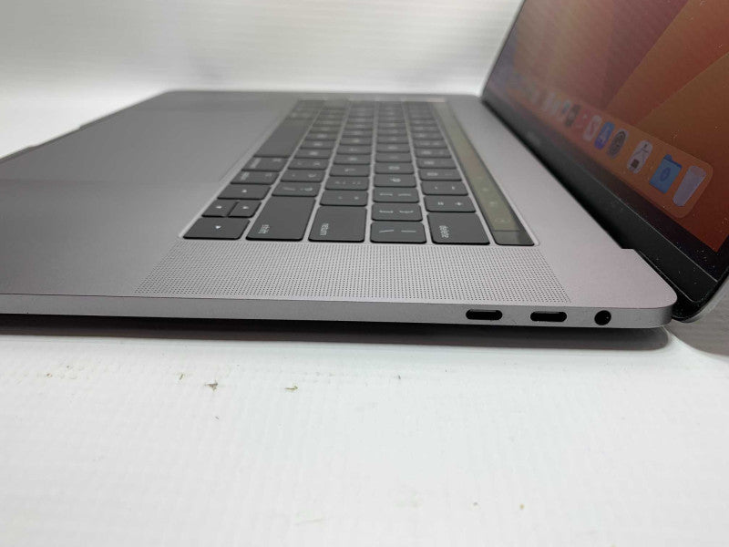 TouchBar MacBook Pro 15-inch 2017 with i7 CPU 16GB RAM & 250GB Storage READ  -