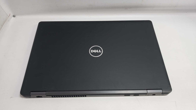 Dell Latitude 5580 25.6\\" i5-7300U@2.6GHz 8GB DDR4 238GB SSD [