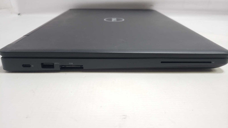 Dell Latitude 5580 25.6\\" i5-7300U@2.6GHz 8GB DDR4 238GB SSD [