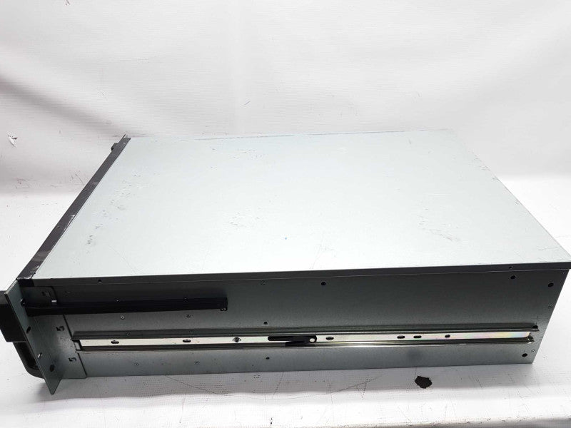 unknown model server Xeon E3-1220 V3 @ 3.10ghz / 24gb ram / 24x 3.5\\" HDD slots #