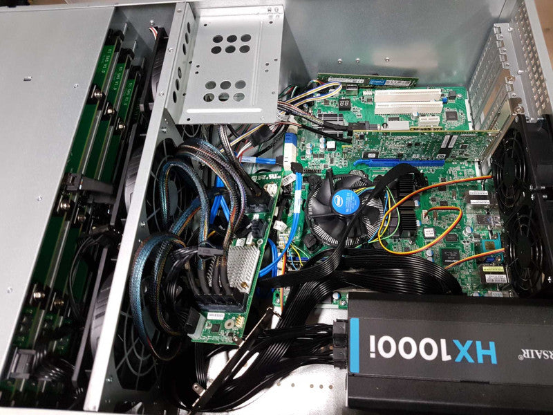 unknown model server Xeon E3-1220 V3 @ 3.10ghz / 24gb ram / 24x 3.5\\" HDD slots #