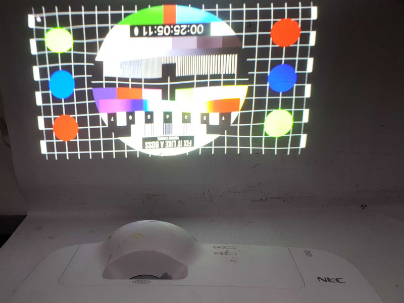 NEC NP-M300XS short throw projector HDMI / 444 lamp hours / 3k Lumens #