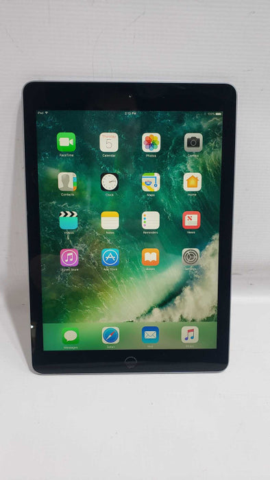 Apple iPad 5th Gen A1822 9.7\\" 32G WiFi Space Gray Unlocked [